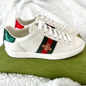 NEW, Never Worn, Women's 2022 Gucci Ace Sneakers SIZE 35.5